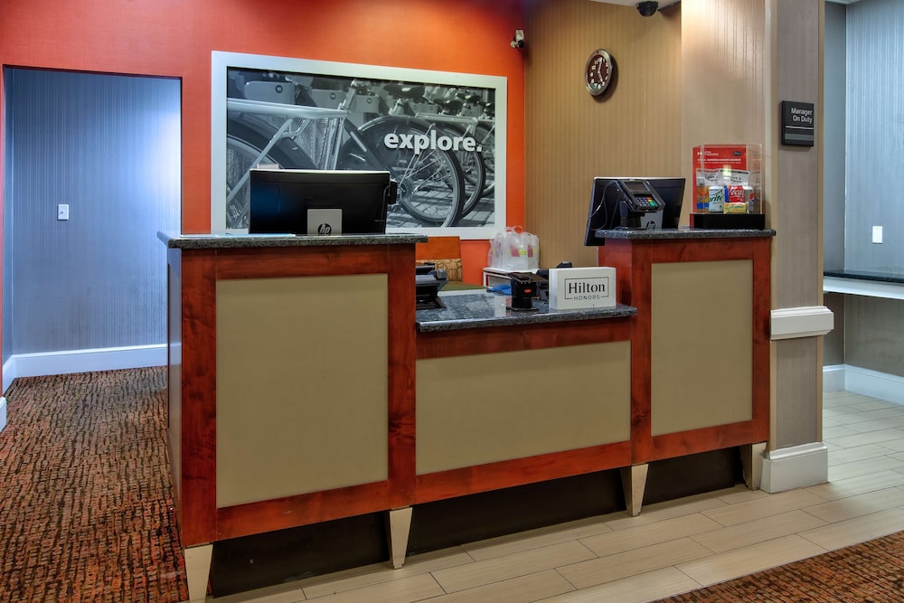 Hampton Inn College Park - photo 8