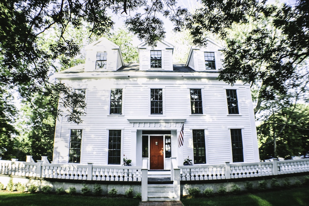 Judson Heath Colonial Inn in Holland, United States