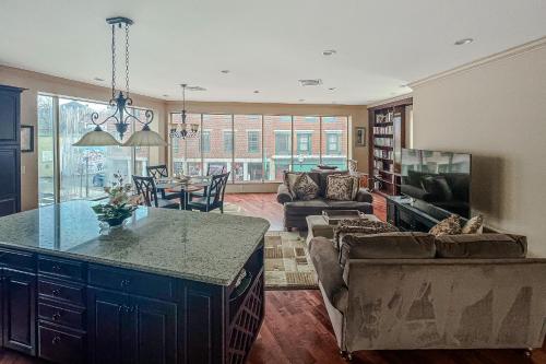 Gloucester Harbor Hideaway — 4-Star Luxury Hotel in Gloucester, United States