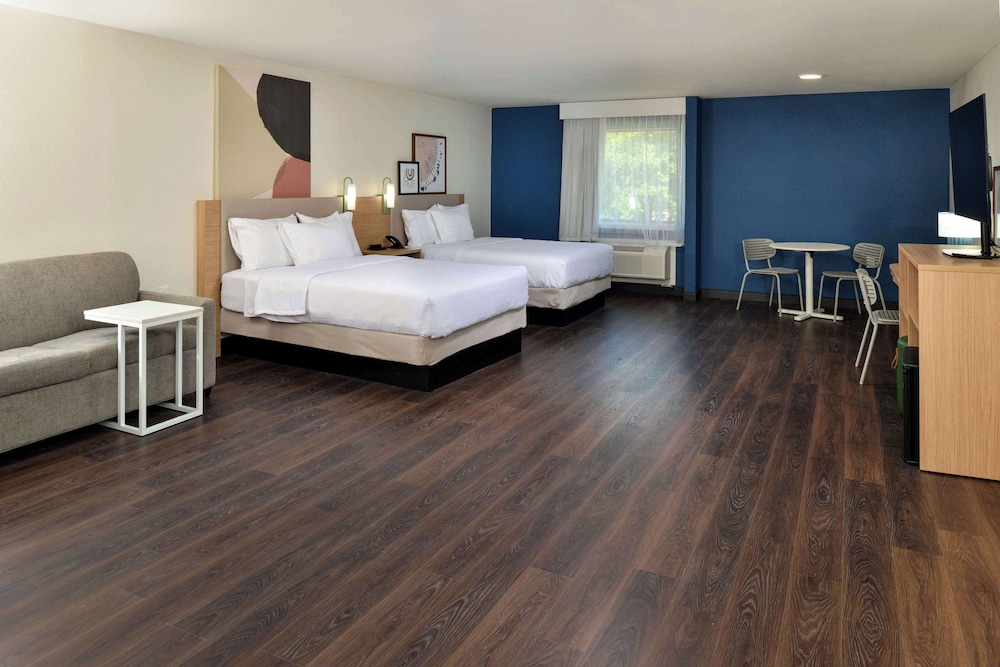 Spark by Hilton Dallas Medical District Love Field - photo 34