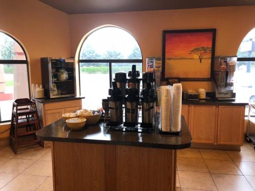 Kings Inn Cody - photo 40