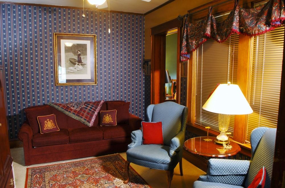 Arbor Hill Inn - photo 15