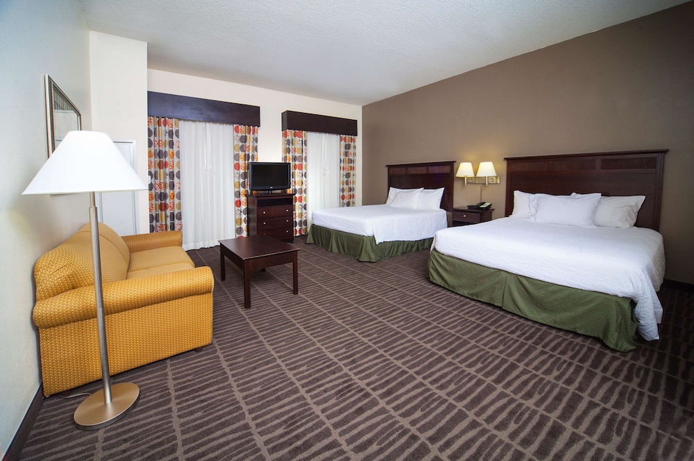 Hampton Inn & Suites Valdosta Conference Center - photo 22