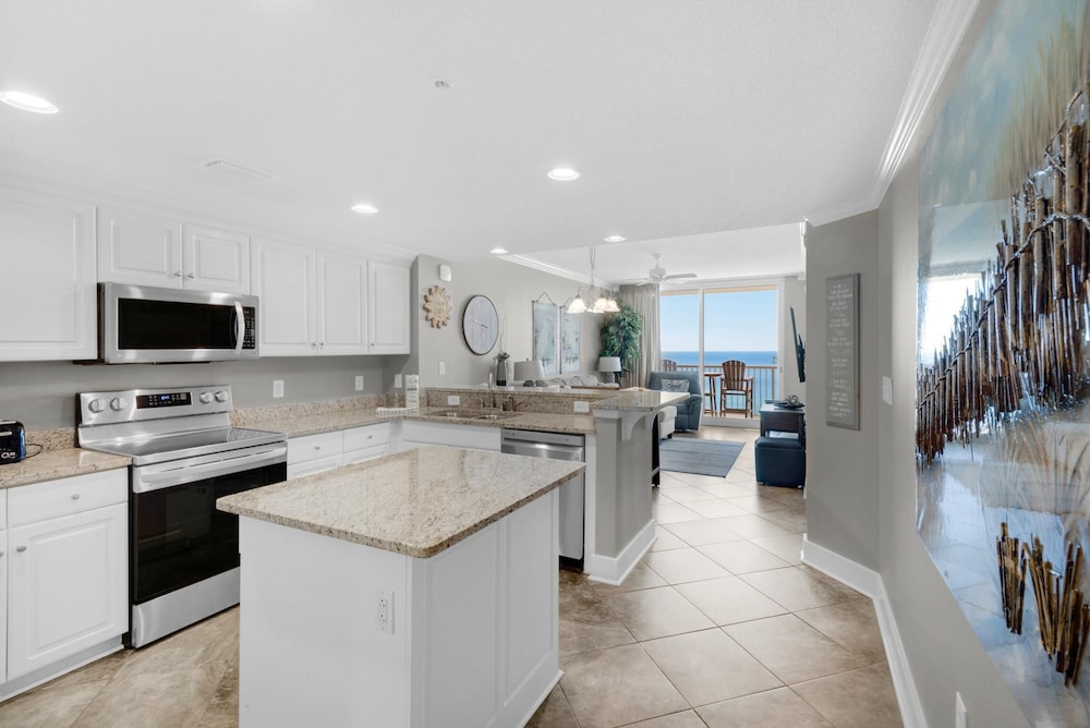 Majestic Beach Towers 2 1005 - photo 18