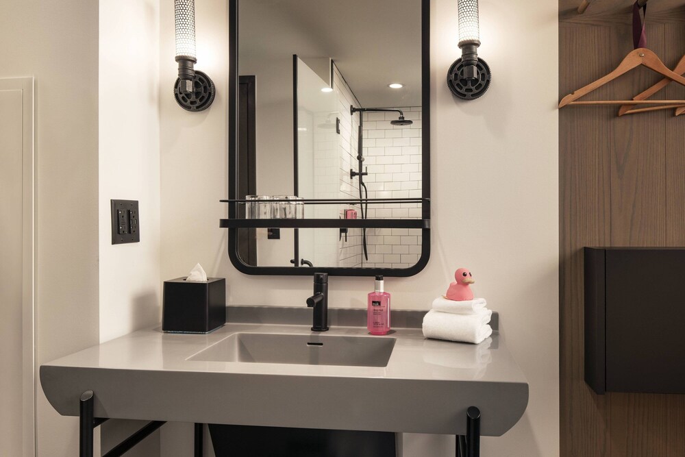 Moxy Louisville Downtown - photo 8