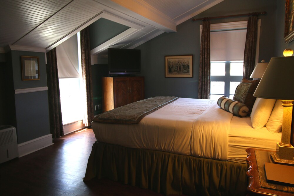 New World Inn Downtown Pensacola - photo 28