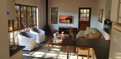 Protea Lodge And Cottage No Loadshedding — 4-Star Luxury Hotel in Port Elizabeth, South Africa