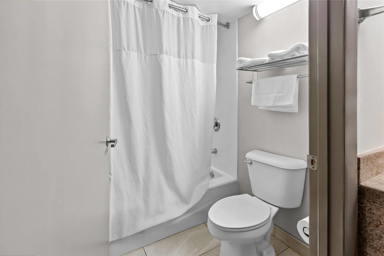 Days Inn by Wyndham Saint Pauls - photo 13