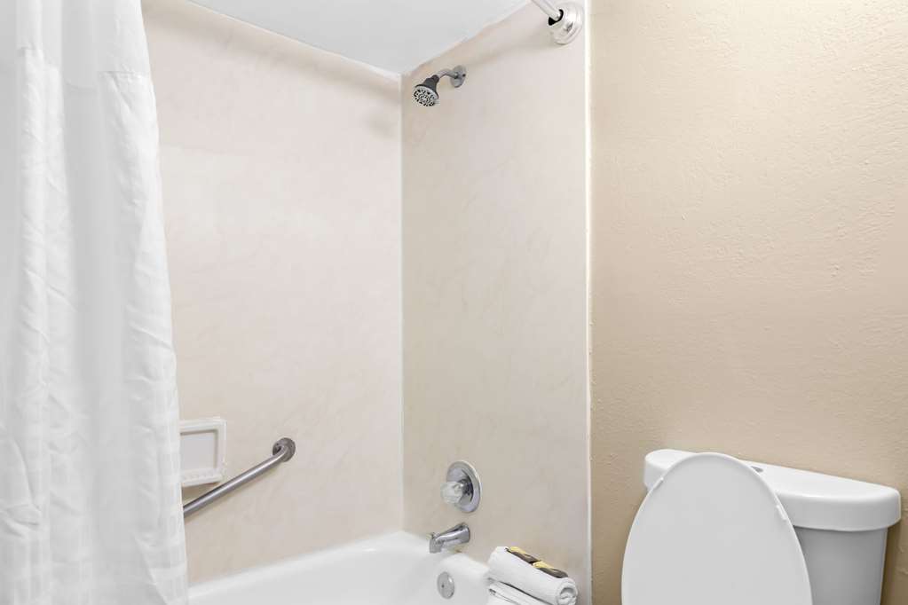 Suburban Studios Brunswick of I 95 - photo 10