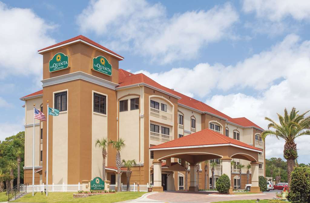 La Quinta Inn & Suites by Wyndham Fort Walton Beach - photo 3