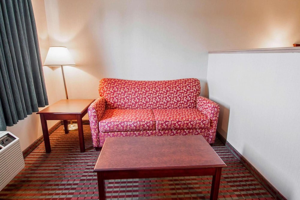 Bridgeway Inn & Suites Sublimity - photo 28