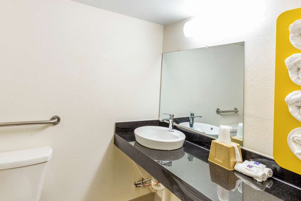 Motel 6 Huntington WV - photo 13