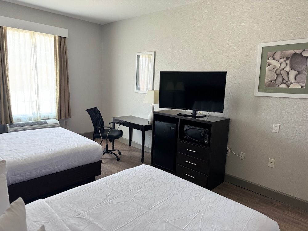 Quality Inn & Suites La Porte - photo 6
