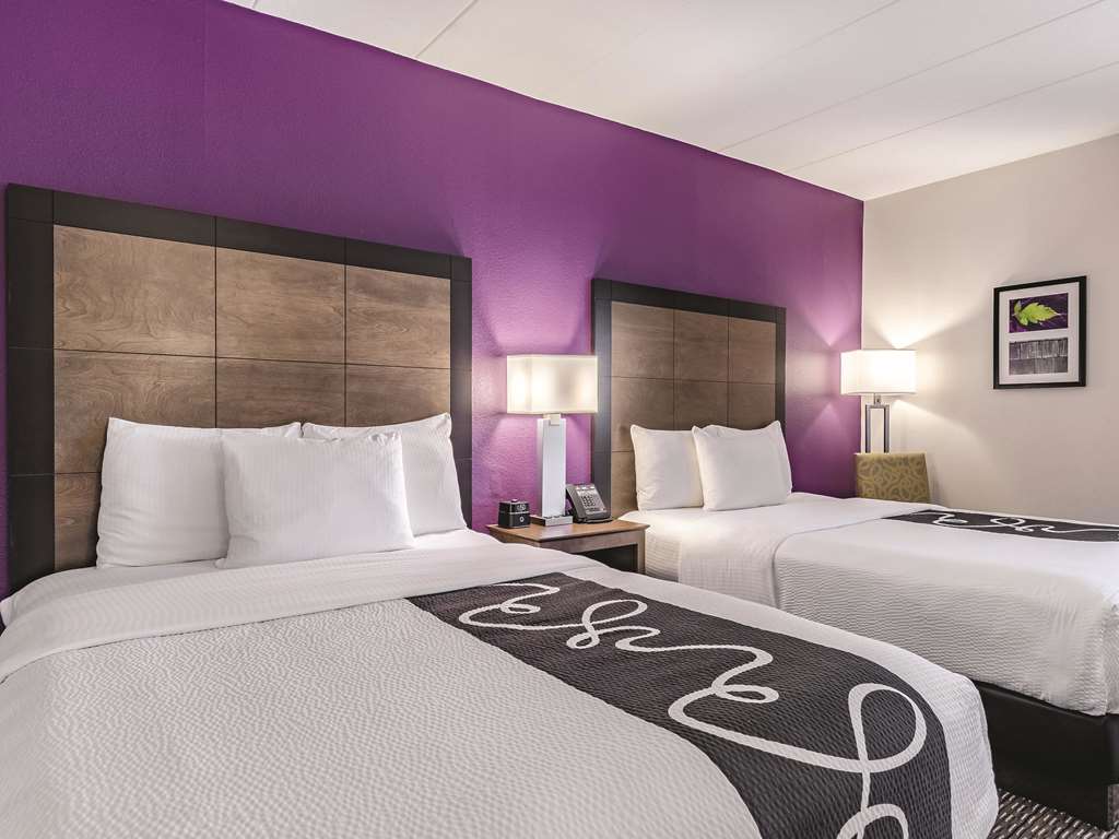 La Quinta Inn & Suites by Wyndham Warwick Providence Airport - photo 26