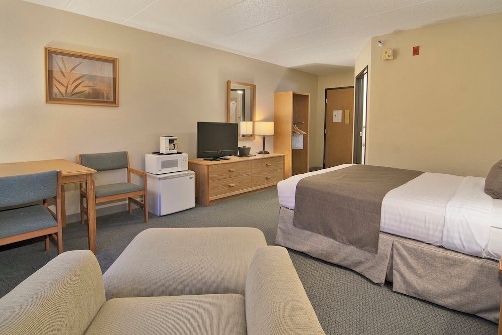 Boarders Inn & Suites by Cobblestone Hotels Faribault - photo 19