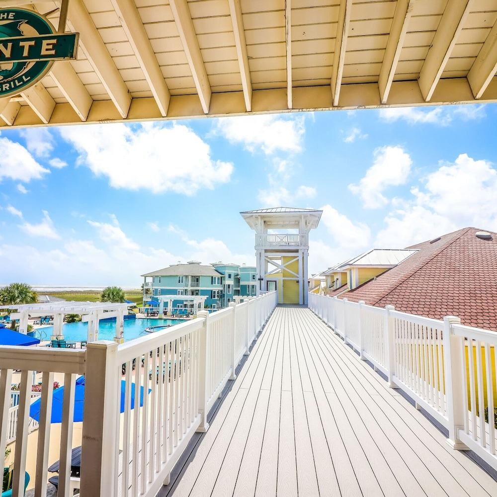 Resort Living on the Bay 2 bed 2 Bath Gorgeous Views Heated Infinity Pool Beach Access Galveston - photo 29