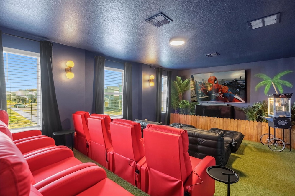 Upstay Lakeview Mansion w Pool Spa and Cinema - photo 6