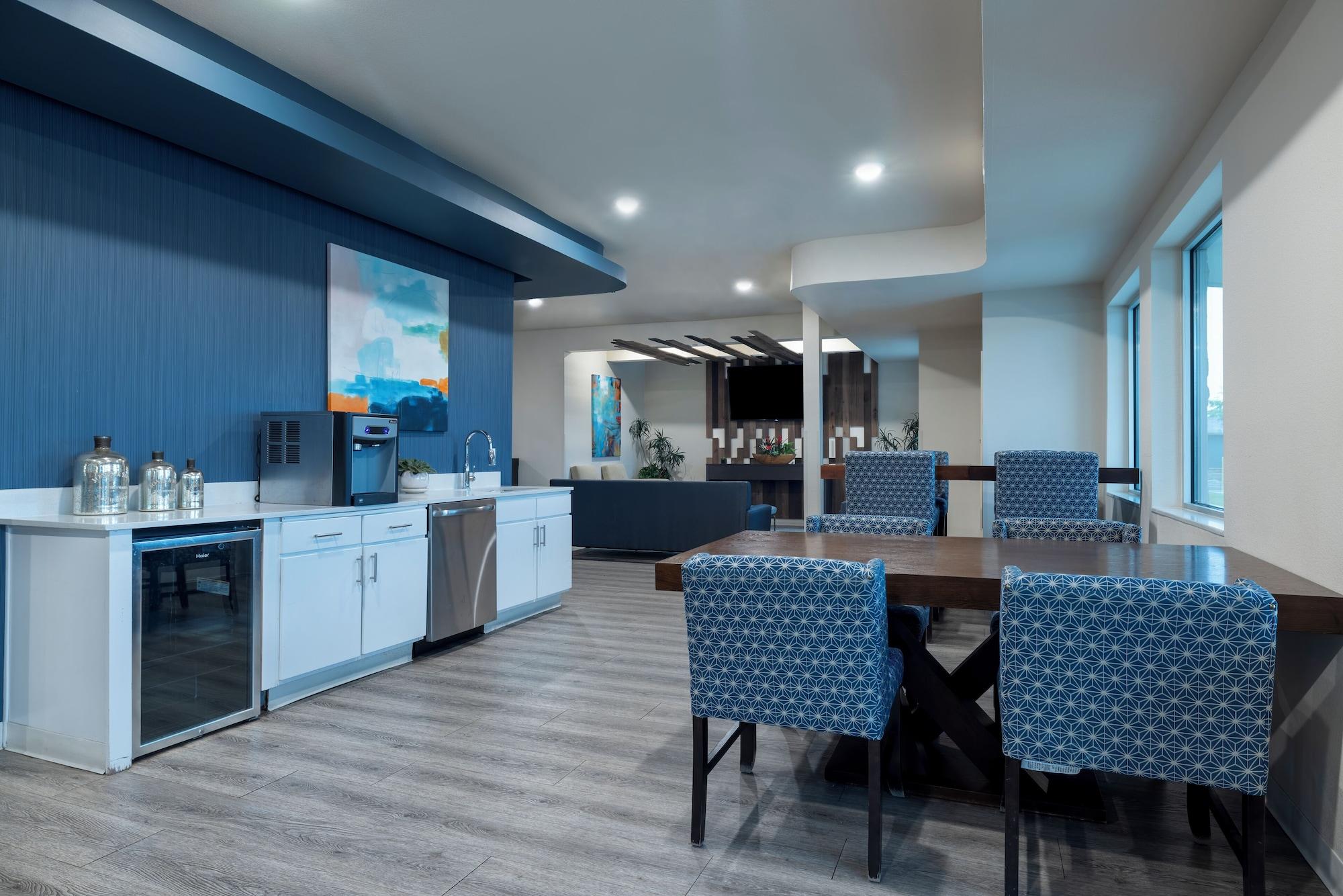 Soka Suites Dallas Las Colinas - photo 25