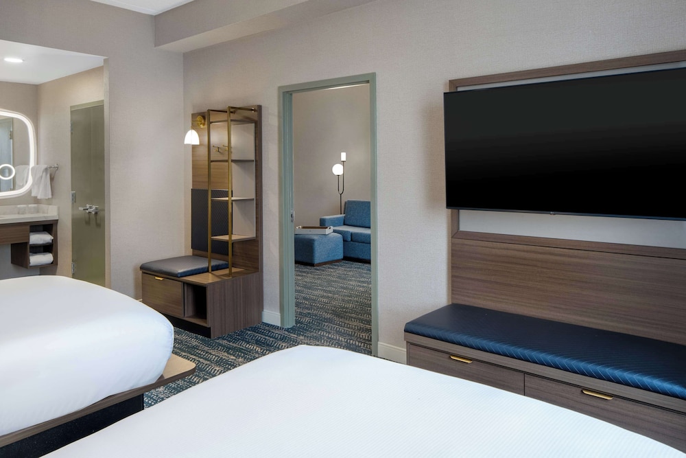DoubleTree Suites by Hilton Hotel Mt. Laurel - photo 14