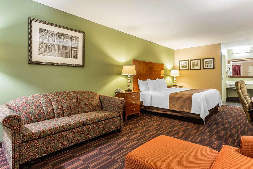 Quality Inn & Suites near Robins Air Force Base - photo 45