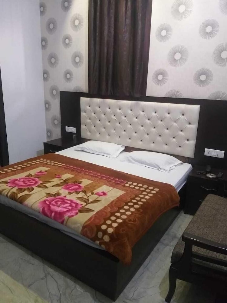 Hotel Globe — Karnal — photo 3