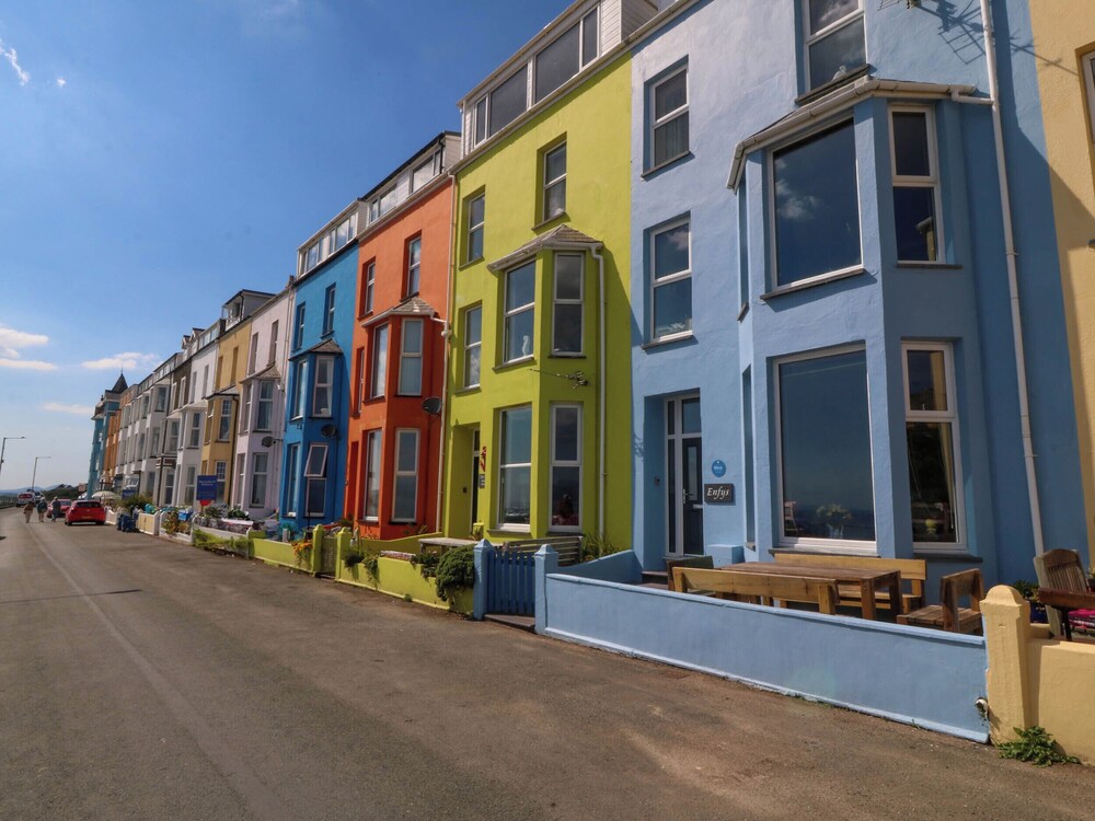 Enfys in Criccieth, United Kingdom