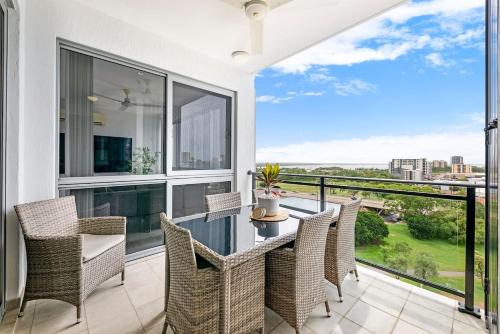 Skyline Top Of Town Resort Style City Living — Darwin