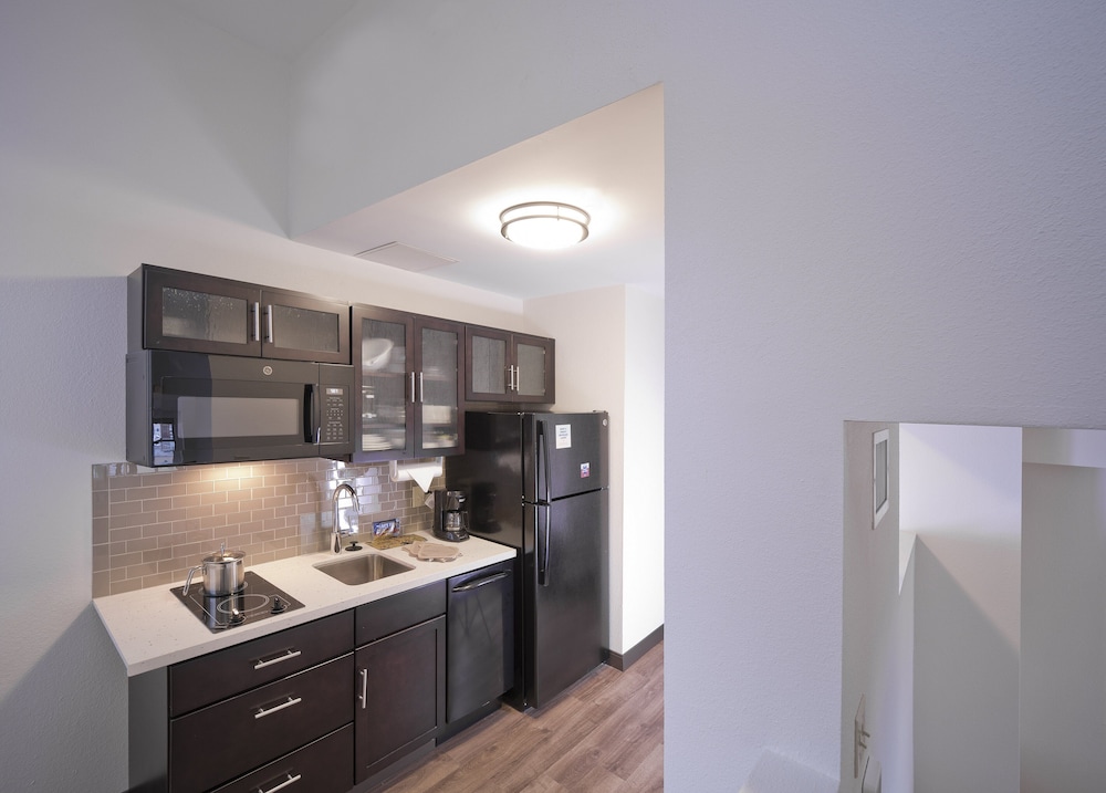 Candlewood Suites Baltimore Inner Harbor by IHG - photo 15