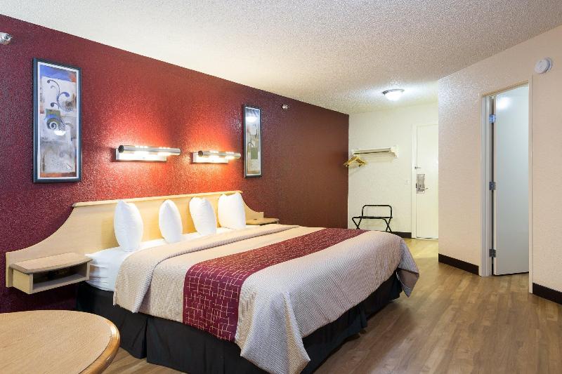 Red Roof Inn Houston Westchase - photo 8
