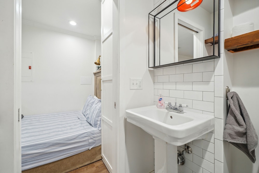 Downtown Wilmington Studio in Historic District - photo 12