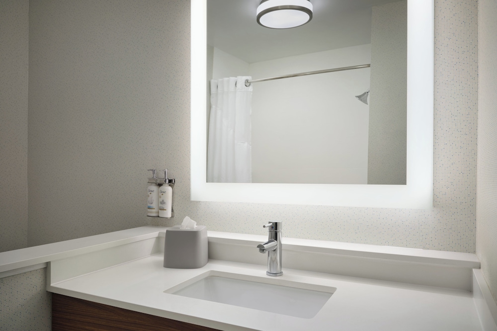 Holiday Inn Express & Suites Brunswick by IHG - photo 13