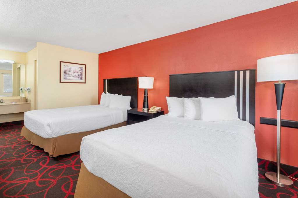 Travelodge by Wyndham Richmond IN - photo 15