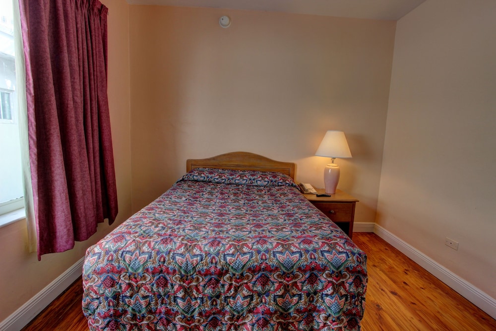 Geneva Hotel - photo 3