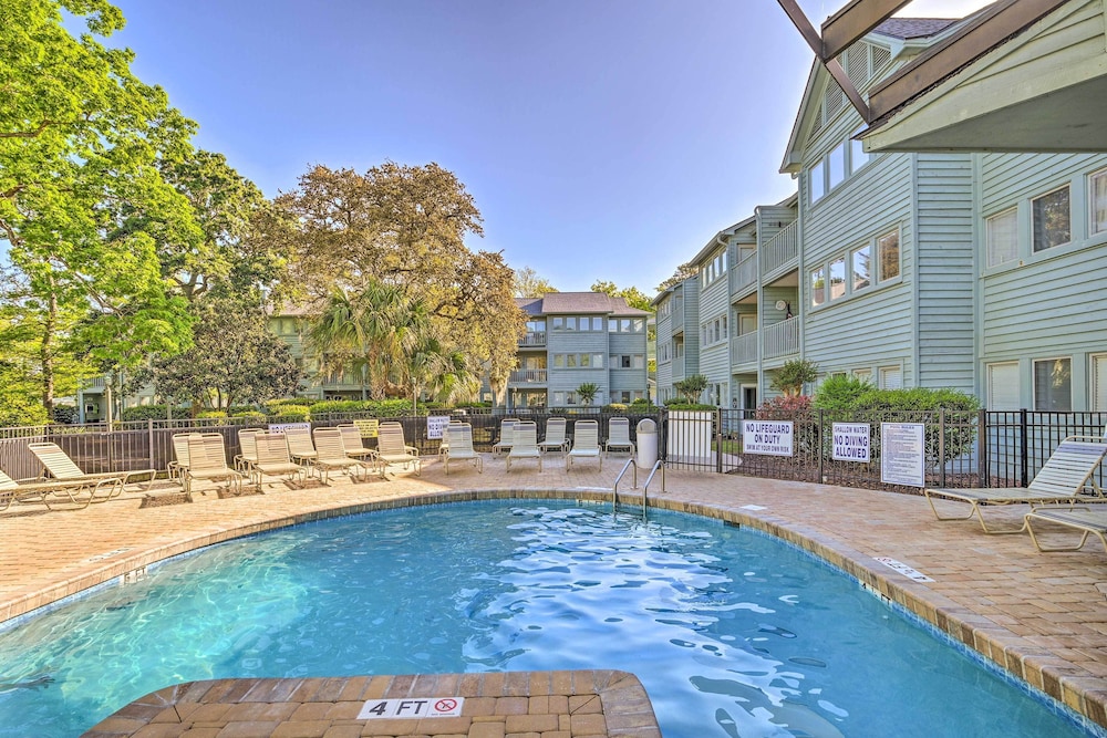 Pool & Ocean View: Myrtle Beach Resort Condo - photo 26