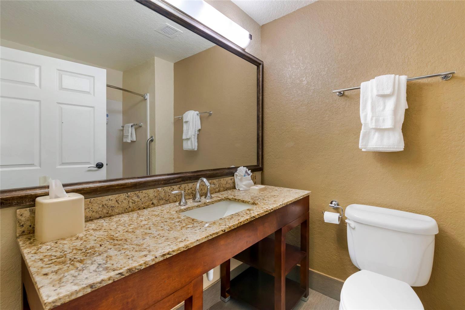 Comfort Suites Lady Lake The Villages - photo 9