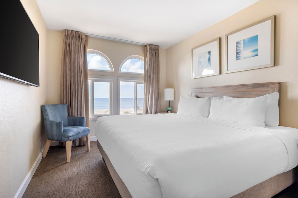 Hilton Vacation Club Riviera Beach & Shores CA - photo 5