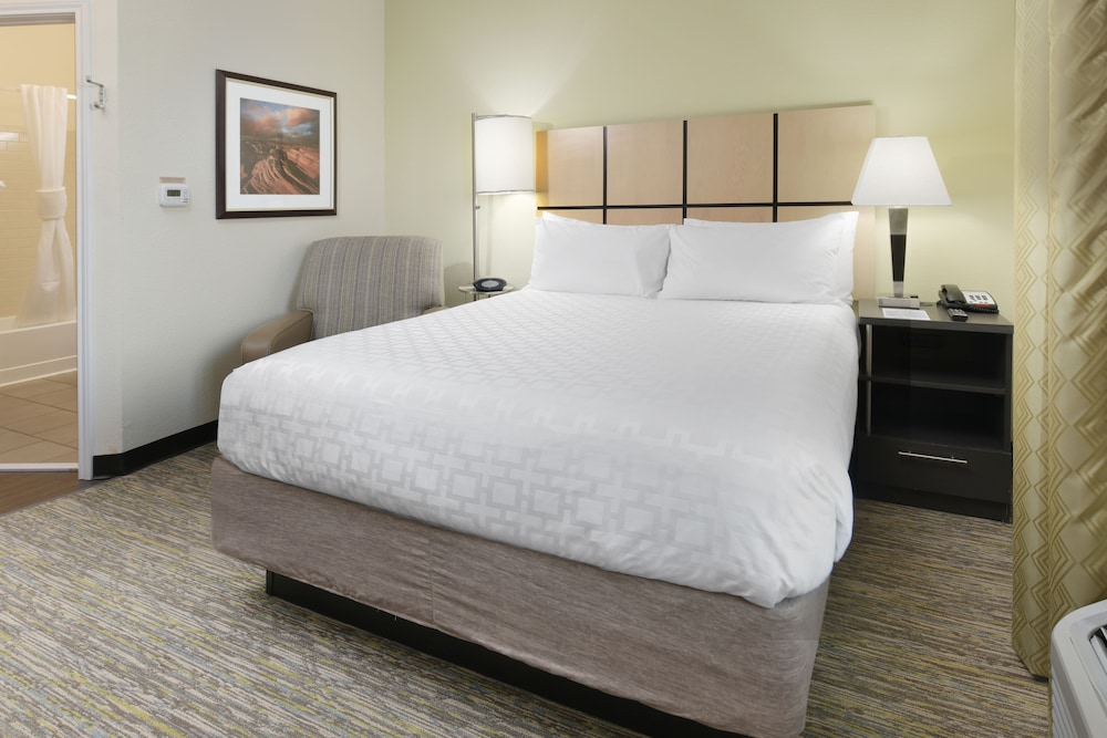 Candlewood Suites Odessa an IHG Hotel - photo 4