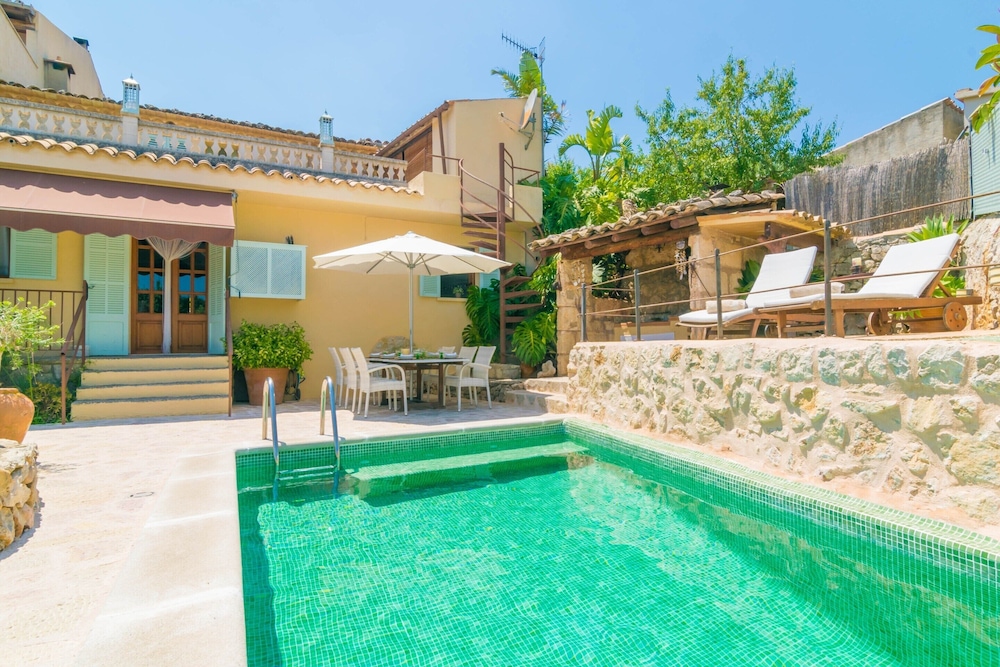Es Raco — 4-Star Luxury Hotel in Selva, Spain