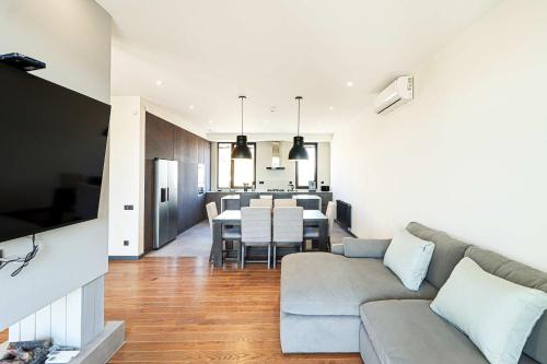 Stylish 3BR Duplex in Avlabari By Wehost