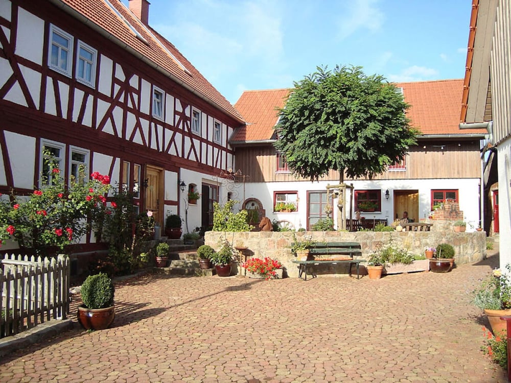 Stork's Nest Modern Retreat — hotel in Eichenzell