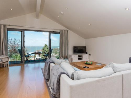 Solent Lawns - last minute hotel in Gurnard