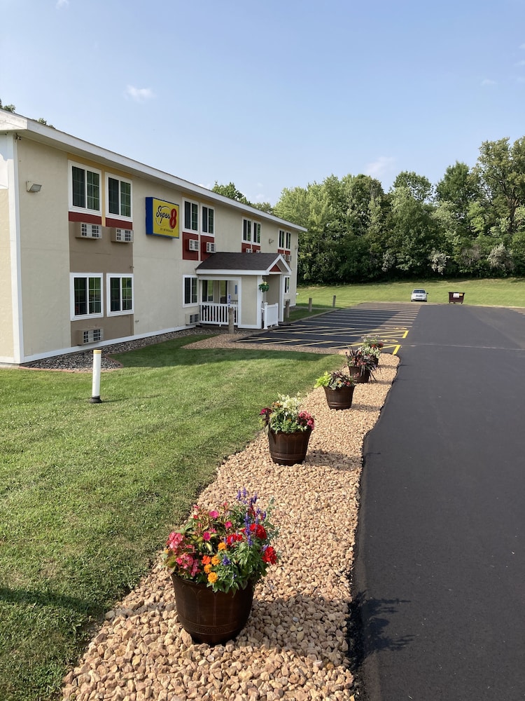Super 8 by Wyndham Chisago City - photo 35