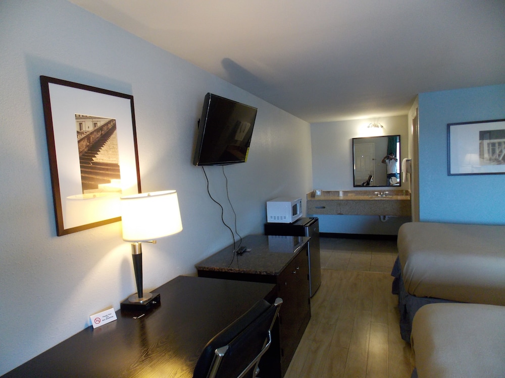 Augusta Best Inn - photo 8