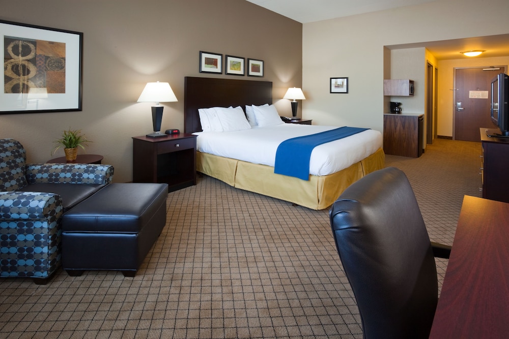 Holiday Inn Express Hotel and Suites Mankato East by IHG - photo 7
