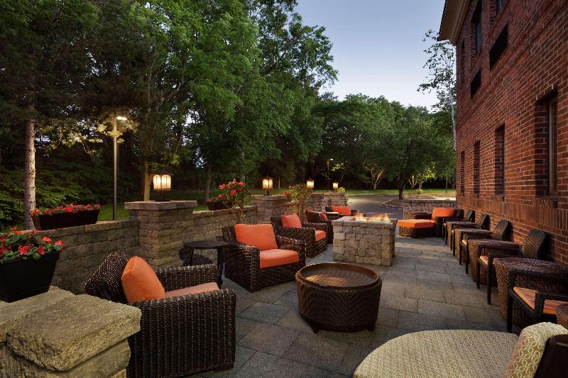 Hilton Garden Inn Rochester Pittsford pet-friendly hotel Pittsford