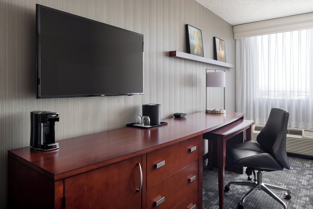 Courtyard by Marriott Richmond Berkeley - photo 10