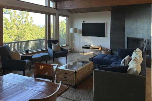 Cliffside Retreat - last minute hotel in Unknown City