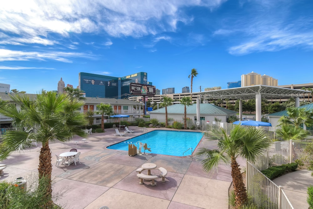 Studio 6 Suites Las Vegas NV Tropicana - photo 30
