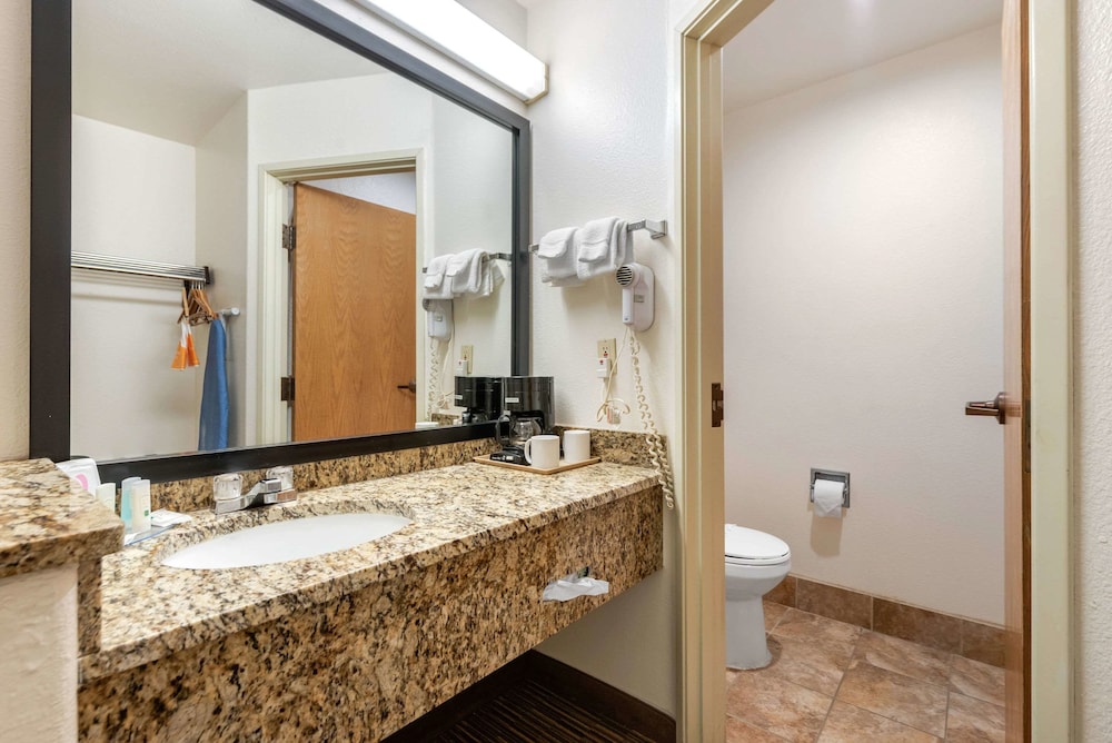 Quality Inn & Suites Limon - photo 31