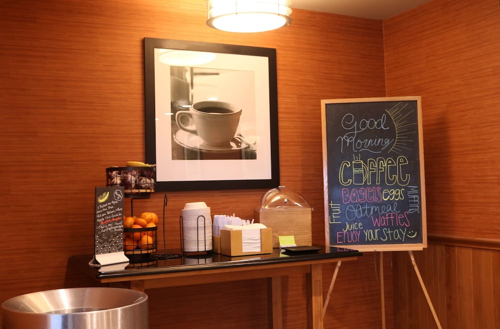 Hampton Inn & Suites Fremont - photo 31